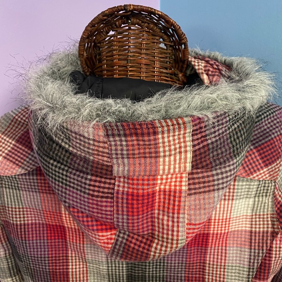 Awesome VANS Plaid Women’s Winter Jacket - Picture 6 of 8